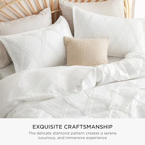 Image of Bedsure Jacquard Comforter Set Queen Size - White Boho Bedding Comforter Set, 3 Pieces Tufted Bed Set, 1 Diamond Textured Comforter with 2 Pillow Shams for All Season