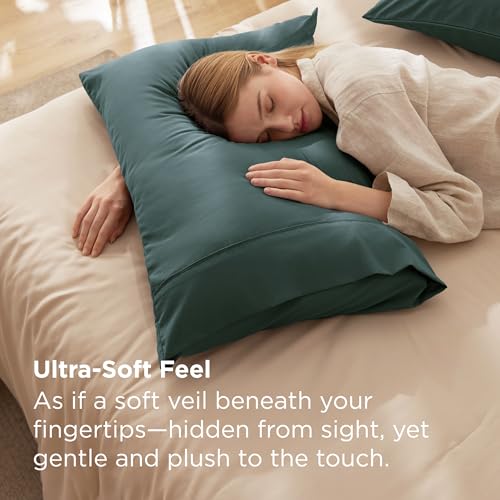 Image of Bedsure Queen Pillow Cases Set of 2 - Forest Green Brushed Microfiber Pillowcase 2 Pack, Super Soft and Cozy Pillow Case Covers with Envelope Closure for Kids, Wrinkle, Fade Resistant, 20x30 Inches
