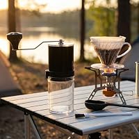 Manuelle Kaffeemühlen, Kleine Handkaffeemühle, Mahlwerk Kaffee, Kaffeebohnen Mahlgerät, Manual Coffee Grinder mit Keramikmahlwerk Reinigungsbürste Löffel für Reise, Camping, Espresso, Büro, Pour Over – Ansicht 3