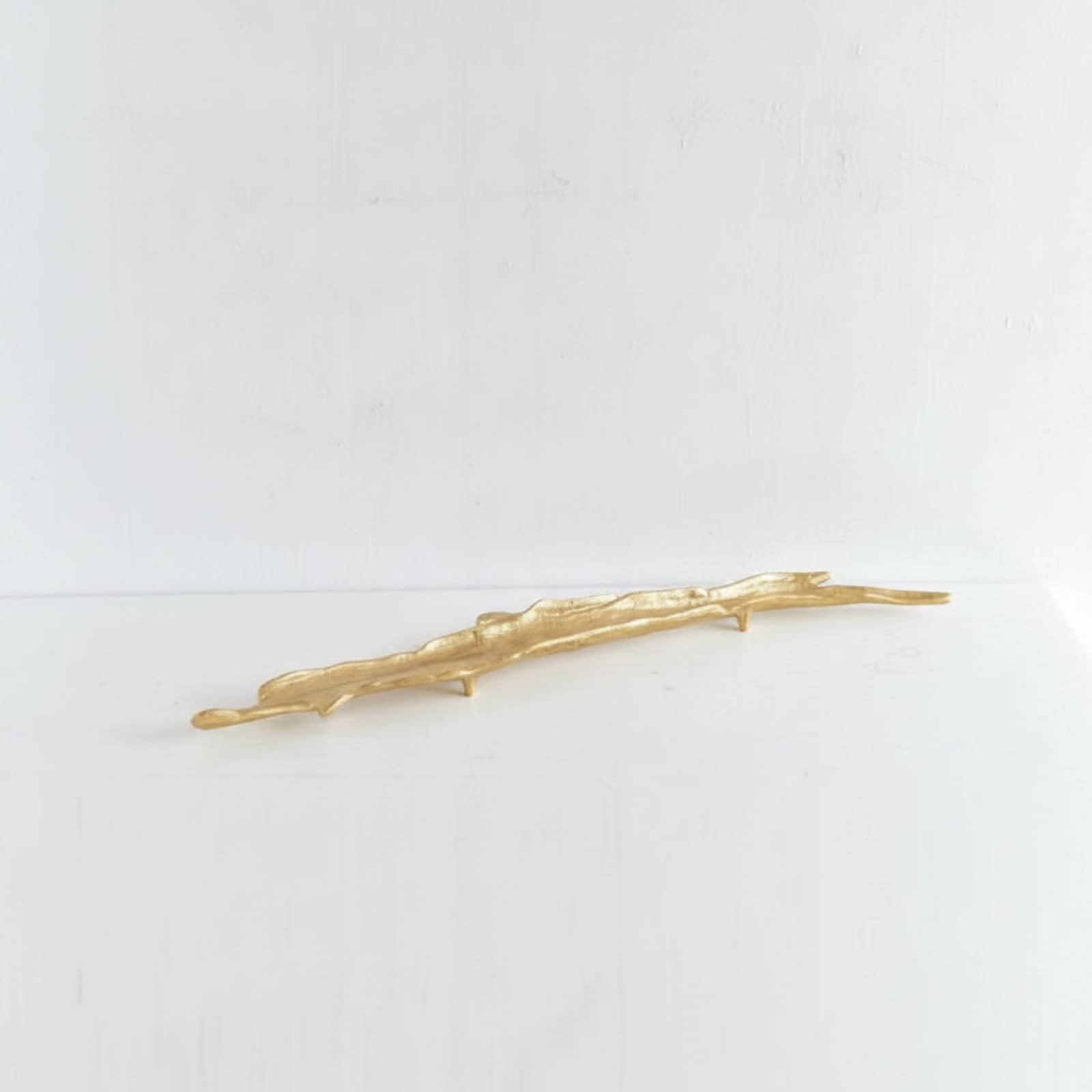 Banja con Forma Curvilínea | talles Esculturales Texturizados, Metálica, para Comedor, 80x10x4cm