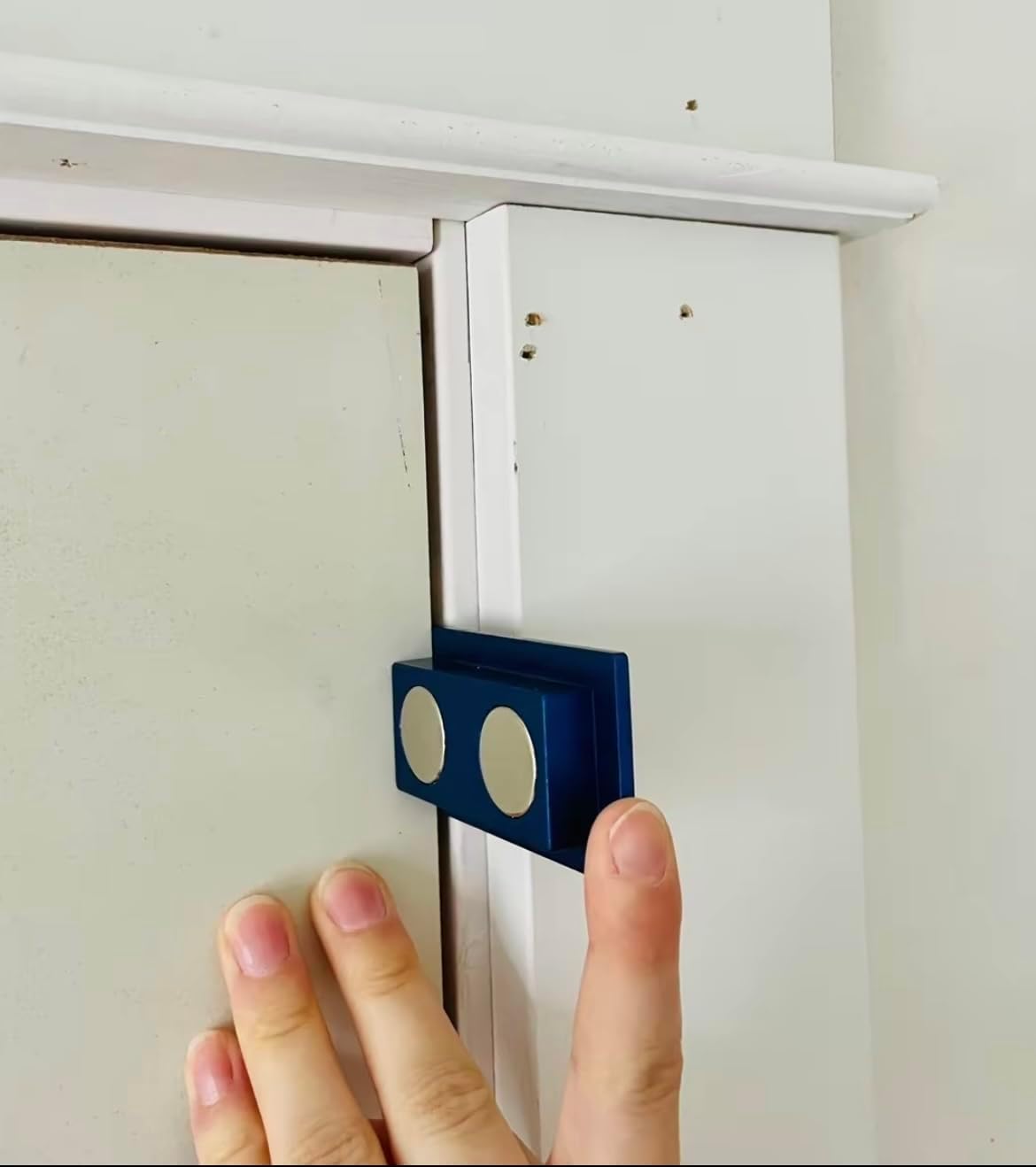 Stud and Trim, stud finder, 1/4" and 1/2" trim reveal gauge, 1/8" door gap reveal gauge, no batteries required.
