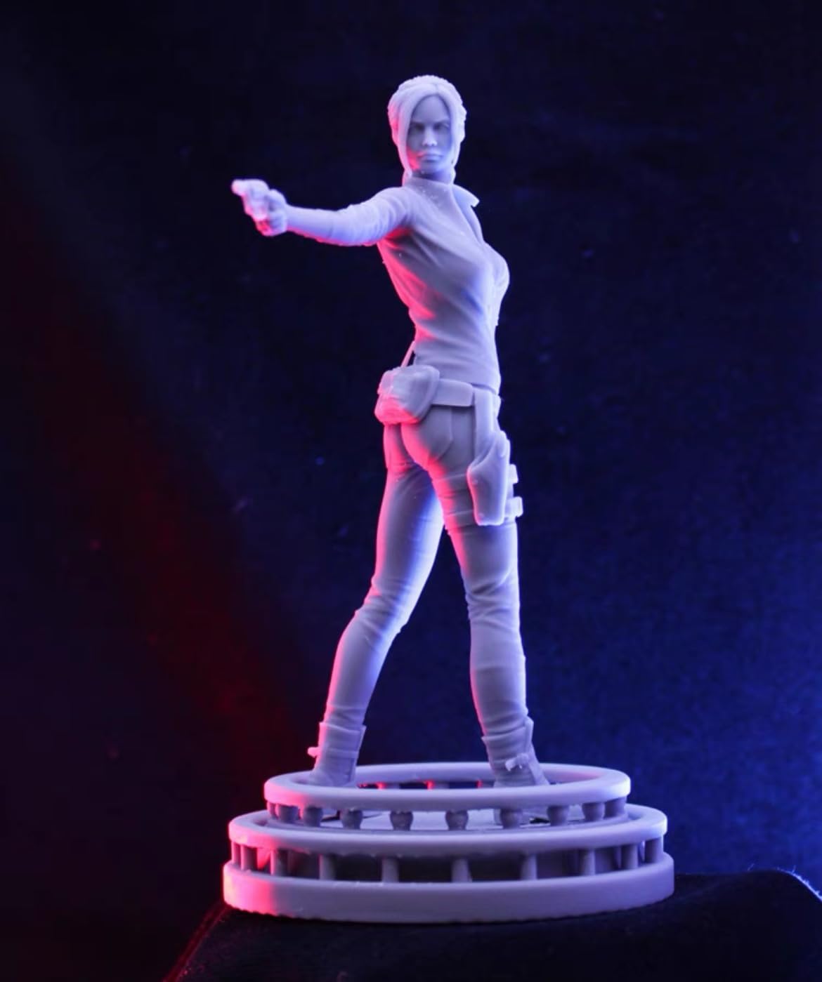 Amazon | 1/8 ガレージキット フィギュア250mm 未塗装 biohazard