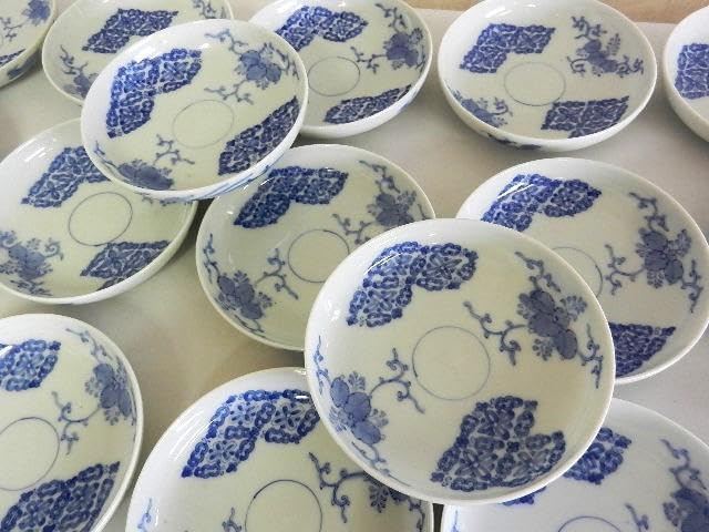 京焼「初代　幹山伝七」作　藍繪深皿２０客（裏印「大日本幹山製」） 京焼「初代 幹山伝七」作 藍繪深皿20客（裏印「