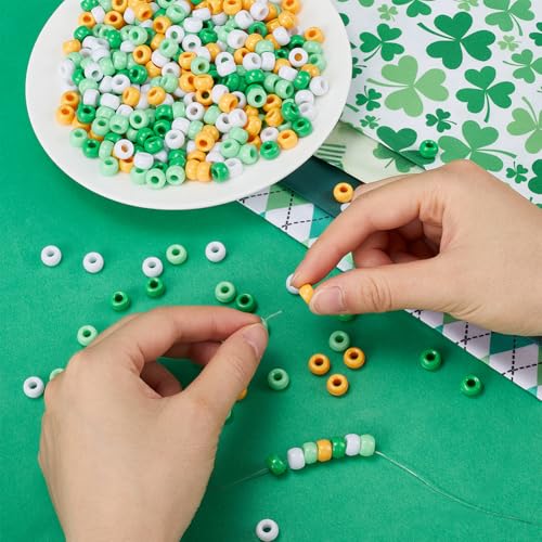 SOFPLATE 800Pcs 4 Colors St Patricks Day Pony Beads Green Pony Beads Bulk Plastic White Yellow Lucky Small Loose Bead Set for jewellery Making Friendship Bracelet Necklace DIY Wedding Hair Beading - Image 3