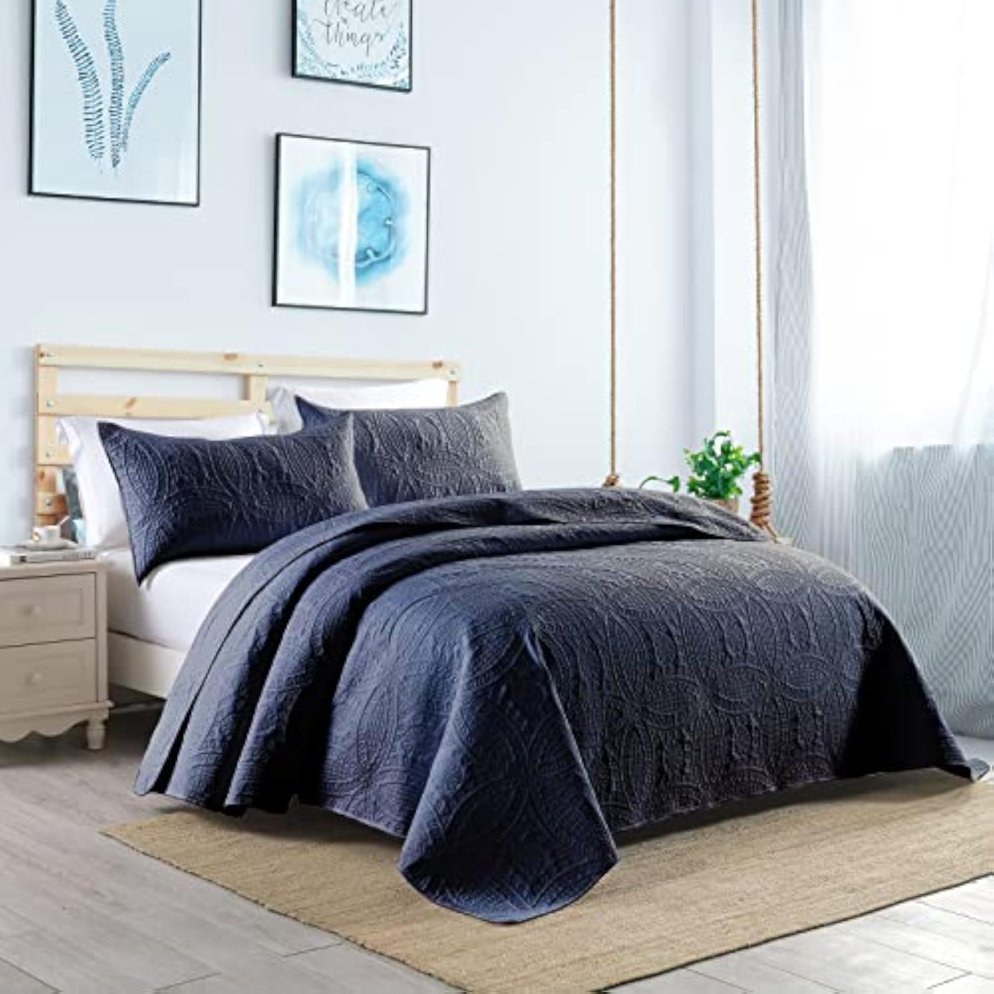 3-Piece Queen Quilt Set, Lightweight Soft Bedspread