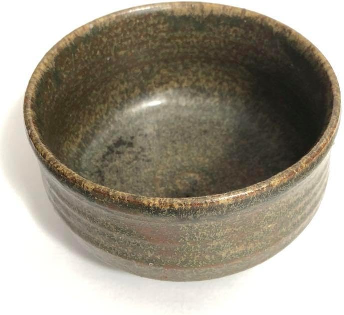 究極の古美術蔵から、深みのあるかなり雰囲気の漂う抹茶茶碗。 究極