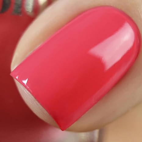 Summer Nail Colors 2025: Coral Pink Gel Polish