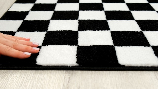 Tapete decorativo geométrico 160x224 cm negro y blanco miniatura 7