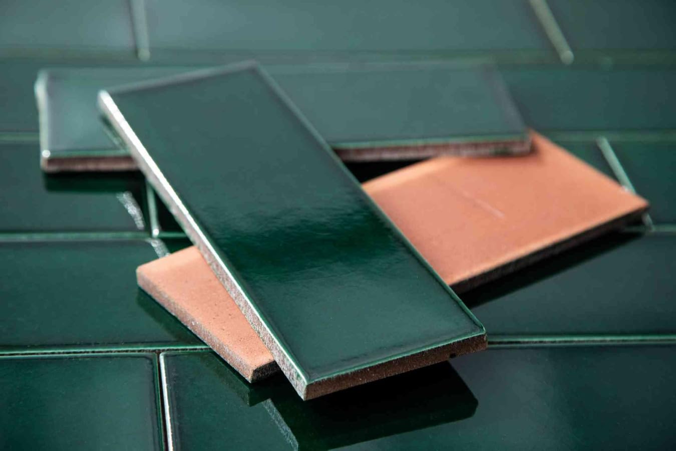 Cerames Azulejos de mosaico verde verde brillante verde - mosaico de cerámica mexicana Talavera, México azulejos para cocina, baño, pared posterior de la cocina Un paquete de 35 azulejos verde oscuro
