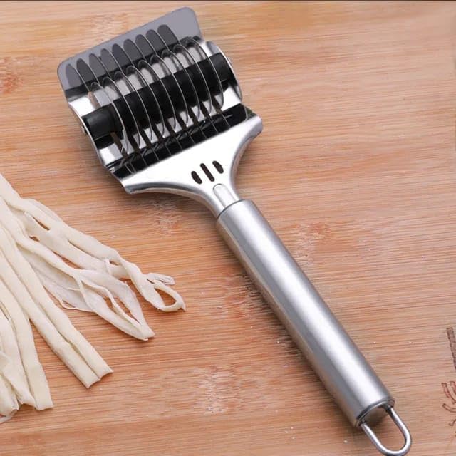 Orret Home 9 Bıçaklı Hamur Şekillendirici: 21.5 cm, Doğrama ve Kesme, Erişte Makarna Yapma Aleti