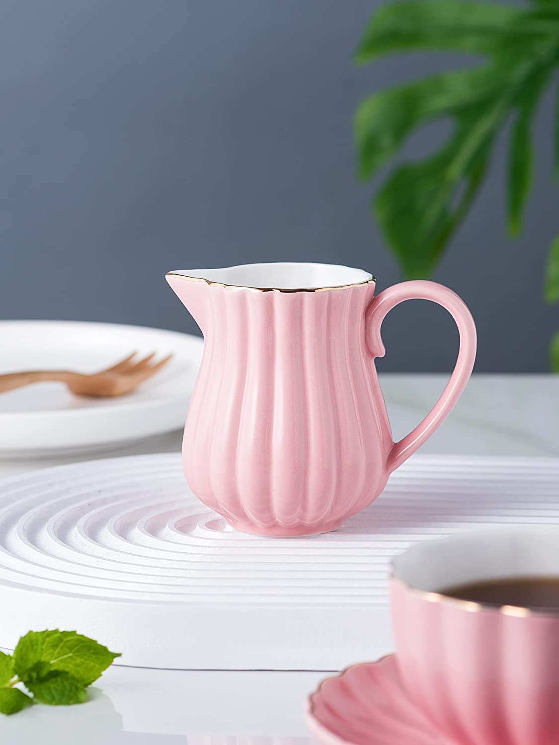 YBK Tech - Juego de jarra de leche y azucarero de porcelana para degustación de café, diseño de rayas (rosa)