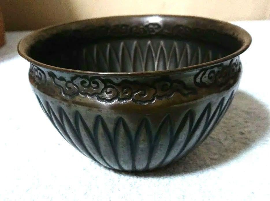 茶道具「萩焼建水(菊割建水）」 新庄寒山　造 茶道具萩焼建水(菊割建水） 新庄寒山造 茶道具 菊割建