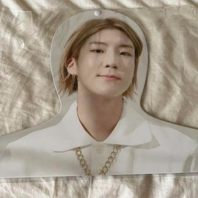 Amazon.co.jp: WINNER スンフン フニ フォト ハンガー : ホーム