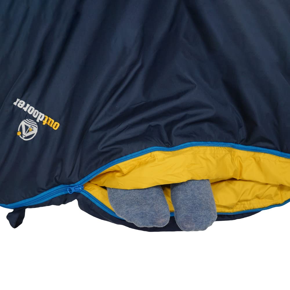 Leichter Deckenschlafsack Trek Comfort von outdoorer mit 880g – Reise Schlafsack Erwachsene in Blau, sehr kleines Packmaß 28x15cm