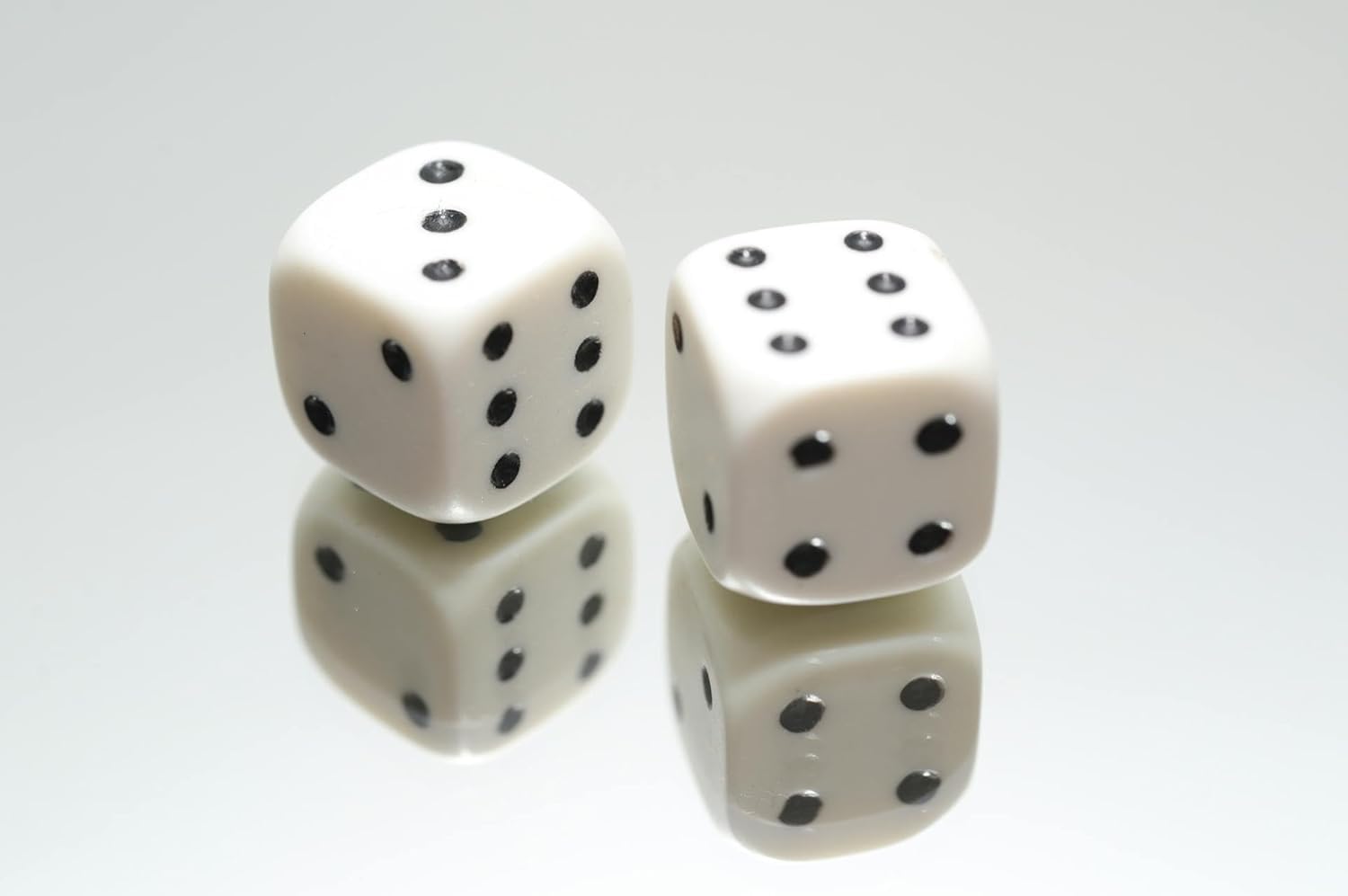 Big Jumbo Large Dice Cube Set Box for Table Games Ludo Snake and Ladder for Kids Party Puzzles Cards Couples Multicolour Colour Black Dot Number White Yellow Red Green Blue Color (5) 4
