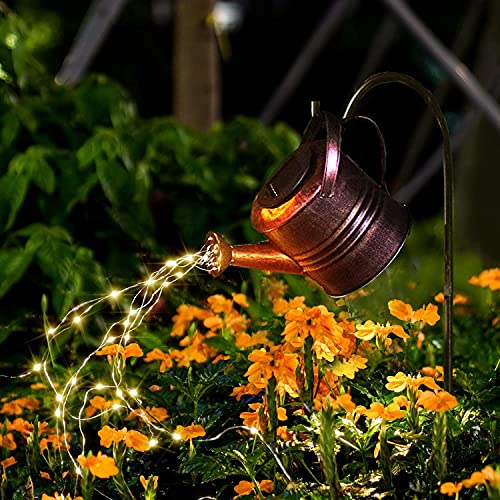 Gießkanne mit Lichterkette von Lifemet für Gartenbeleuchtung