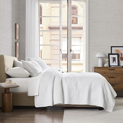 Image of palassio White 100% Cotton Quilt California Cal King Size Bedding Sets with 2 Pillow Shams, Oversized Lightweight Textured Farmhouse Bedspread Soft Shabby Chic Coverlet for All Season, 3 Pieces