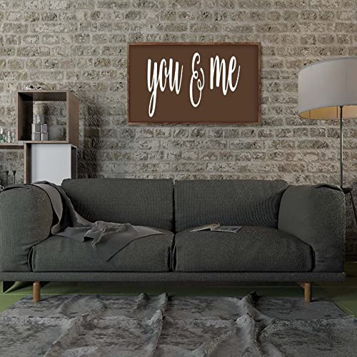 Plaque en bois encadrée You & Me au design rustique chic durable