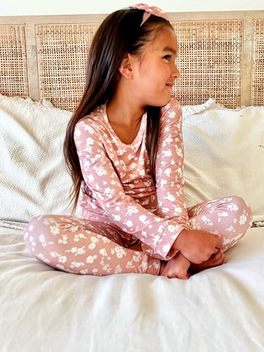 Two-Piece Pajama Sets in Organic Bamboo - Featuring 11 Signature Prints3