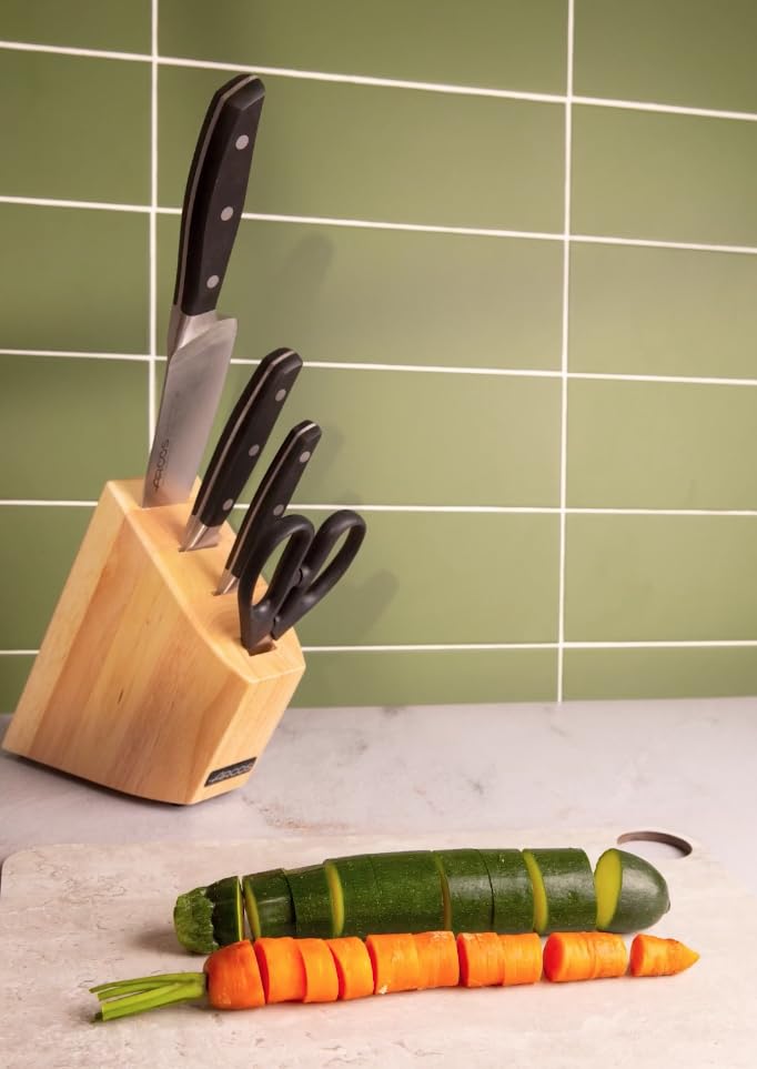 Arcos Brooklyn Set 4 Coltelli Da Cucina In Acciaio Inossidabile Forgiato NITRUM - Include Chef 150mm, Santoku 190mm, Spelucchino E Forbici - Manico Micarta Con Motivo Blu