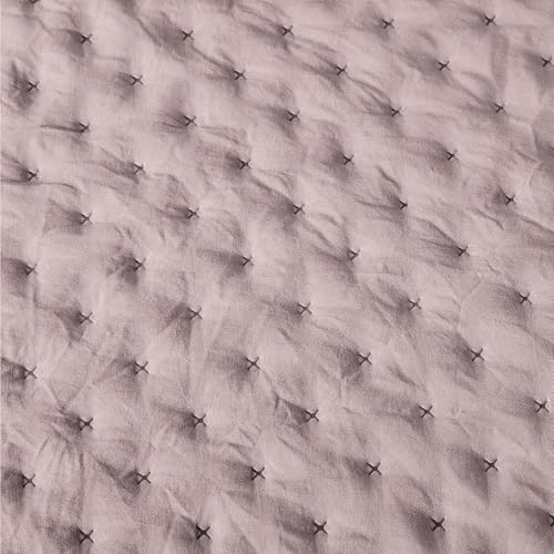 Image of Amazon Basics Brushed Microfiber Quilt Set, Extra Soft with Natural Texture, 2-Piece, Twin /Twin XL, Purple