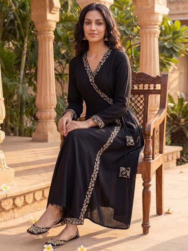 Image of Vaamsi Women's Georgette Embroidered Flared Angrakha Pant With Dupatta With Inner