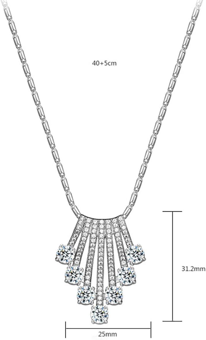 Fan-Shaped Moissanite Pendant Necklace for Women, 14K Gold Clavicle Chain, Fashion-Forward Present for Her