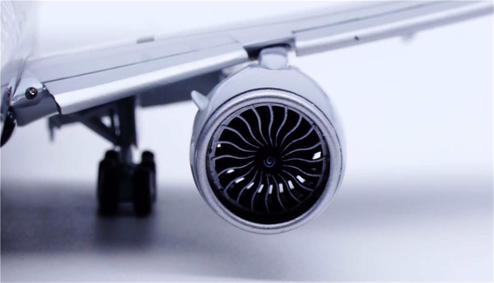 Repliki modeli samolotów 36CM 1/200 zestaw modeli do składania samolotu dla powietrza nowa zelandia B777-300ER ZK-OKQ klapy na dużą skalę odlewany model samolotu miniaturowy model samolotu