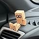 Bafiwu Schüttelmann aus Holz, lustige Wackelfigur fürs Auto, handgefertigter wackelnder Holzmann als Armaturenbrett-Deko, Schreibtischfigur & Geschenkidee