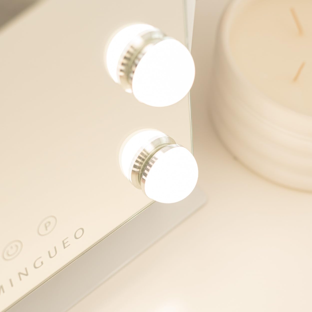 Flamingueo Specchio Trucco con Luci Curvo - 9 LED - 3 Modi di Luce - Intensità Regolabile - Controllo Tattile - Posizione Regolabile - Vanity Mirror - Bianco - 30,5x6x36cm