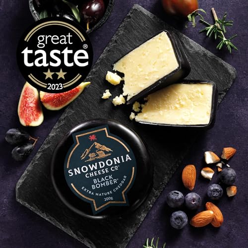 Cheese, Chutney and Cracker Gift Box | 4 Luxury Welsh Cheeses, 2 Artisan Chutneys and Wholemeal & Extra Virgin Olive Oil Crackers