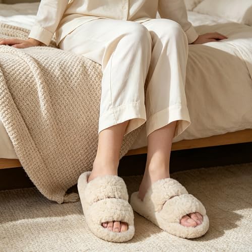 Image of RockDove Women's Pluffie Open Toe Slippers