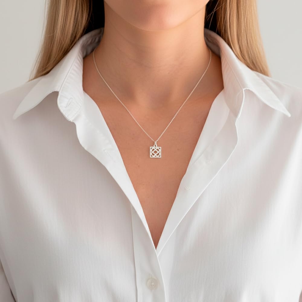 Collar mujer con Panot Flor de Barcelona de plata 925 - Regalo original de la famosa baldosa Barcelona - Este colgante mujer se envía en una cajita para regalar