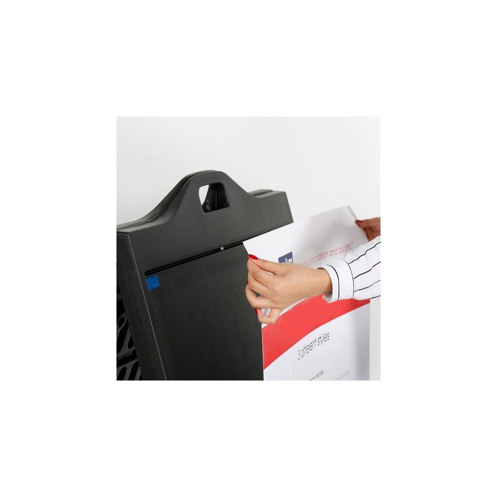 M&T DISPLAYS - Stop trottoir noir SignPro - Porte affiche extérieur sur roulettes - Noir