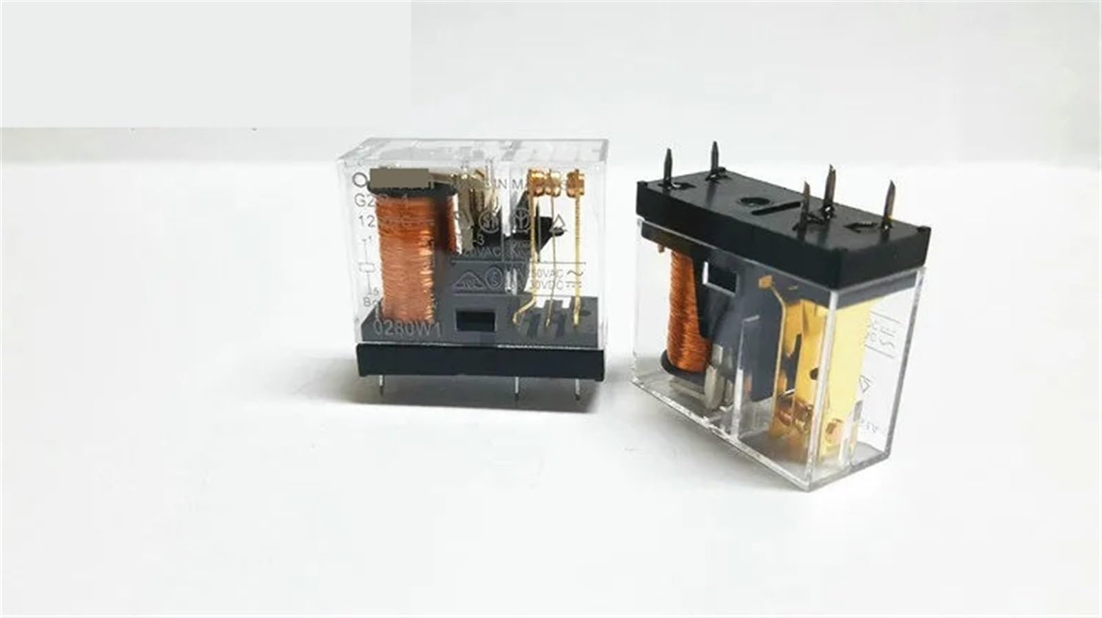 Relé G2R-1-12VDC Omron de 5 pines y 10A para control de circuitos de automoción 5