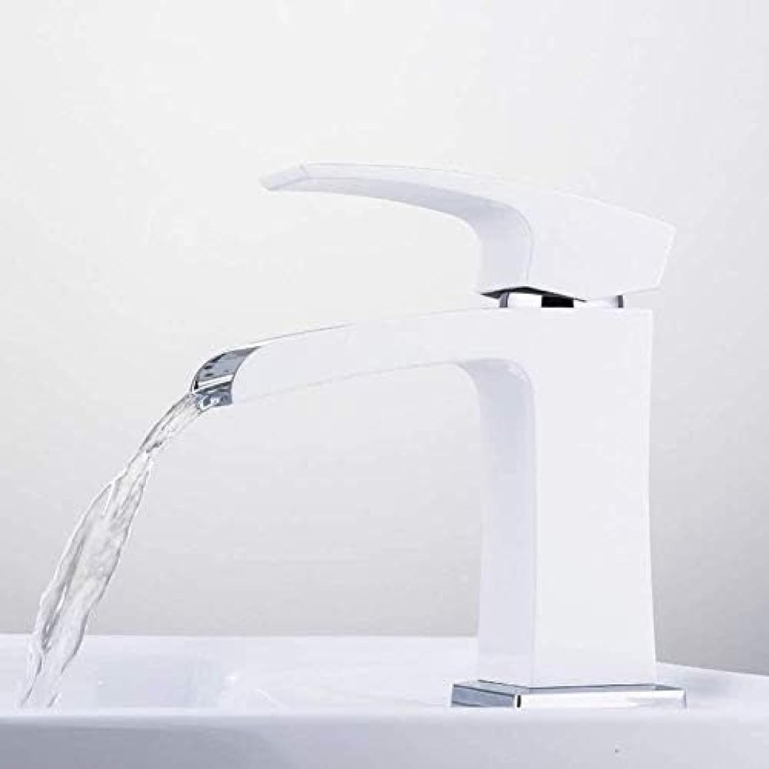 Robinet de lavabo en laiton chromé haut de gamme et mitigeur design élégant