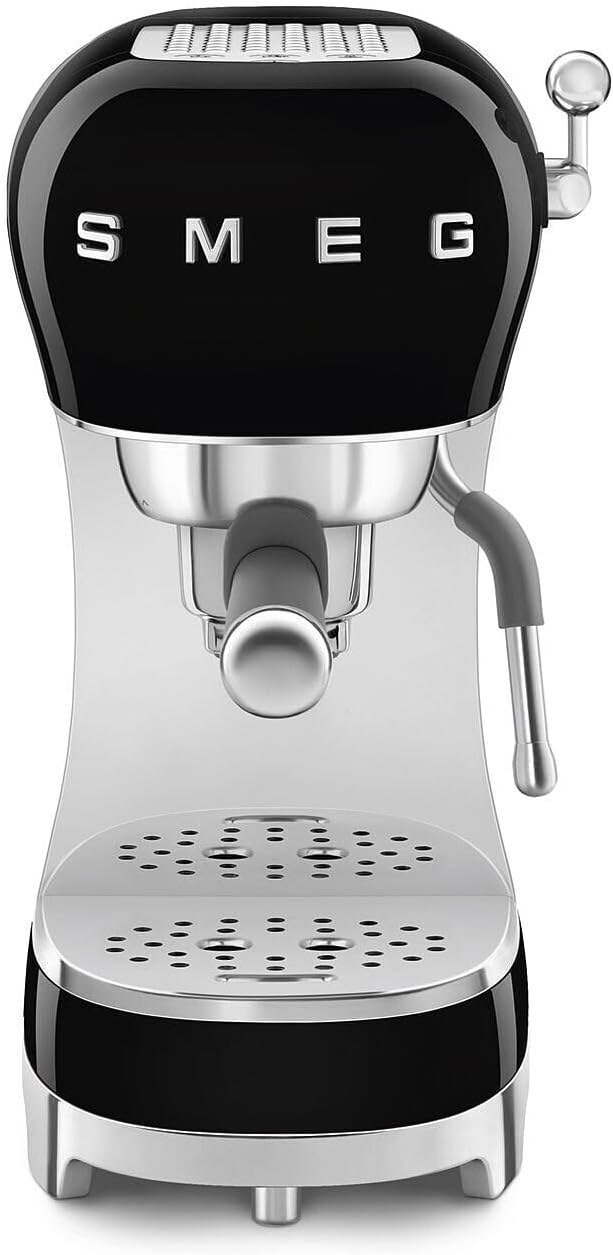Smeg ECF02RDEU Siebträger Espresso-/Kaffemaschine Black,