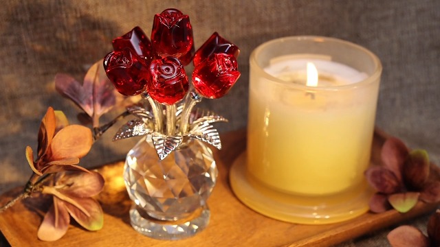 Amazon.com: Crystal Red Rose Flower Collectible Figurine with Base