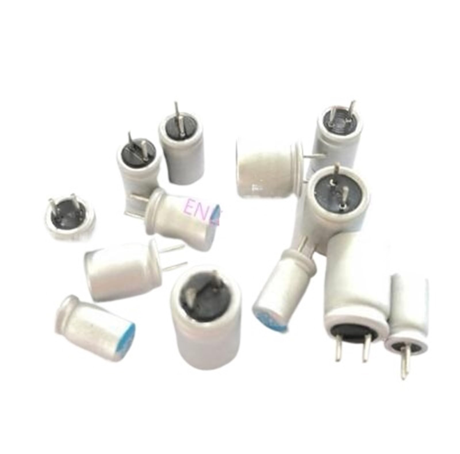 Condensateurs solides 4V 1000uf pour réparer une carte électronique
