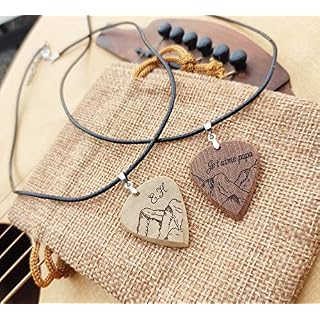 Pendentif médiator guitare personnalisé en bois massif d’acajou ou noisetier - Les Beatles, Paul McCartney, John Lennon, RIngo Starr, George Harrison Pendentif médiator guitare personnalisé en bois massif d'acajou ou noisetier – Image 2