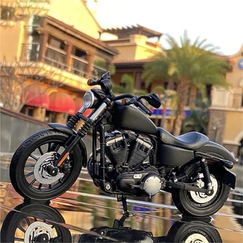 Moto Harley Sportster Iron 883 miniature 1:12 en métal injecté