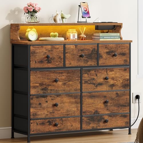 Hzuaneri Kommode, Kommode mit 9 Schubladen, LED-Lichtleiste, 2 USB & 2 AC-Anschlüssen, Vielseitiges Aufbewahrungsmöbel für Wohnzimmer und Schlafzimmer, 30 x 100 x 95 cm, Vintagebraun DU02901BEU