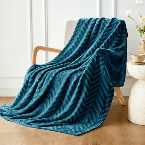 Whale Flotilla Couverture Polaire à Chevrons, 130 x 150 cm, Plaid Jeté de Canapé, Couverture en Flanelle Douce Chaude pour Lit, Bleu