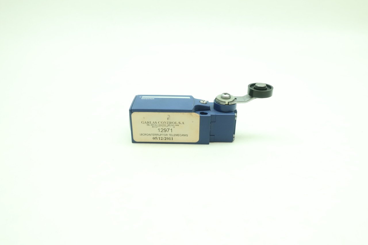 TELEMECANIQUE XCKN2118G11 Limit Switch 240V-AC D618187: Amazon.com