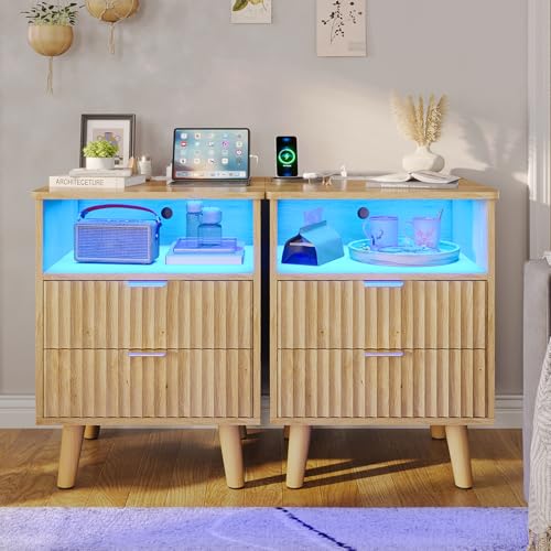 VIAGDO Fluted Nightstand Set of 2 with Charging Station and LED Lights, Modern Night Stand Set 2 with Drawers and Open Storage Cabinet, Bed Side Tables with Gold Metal Handle for Bedroom, Natural Oak