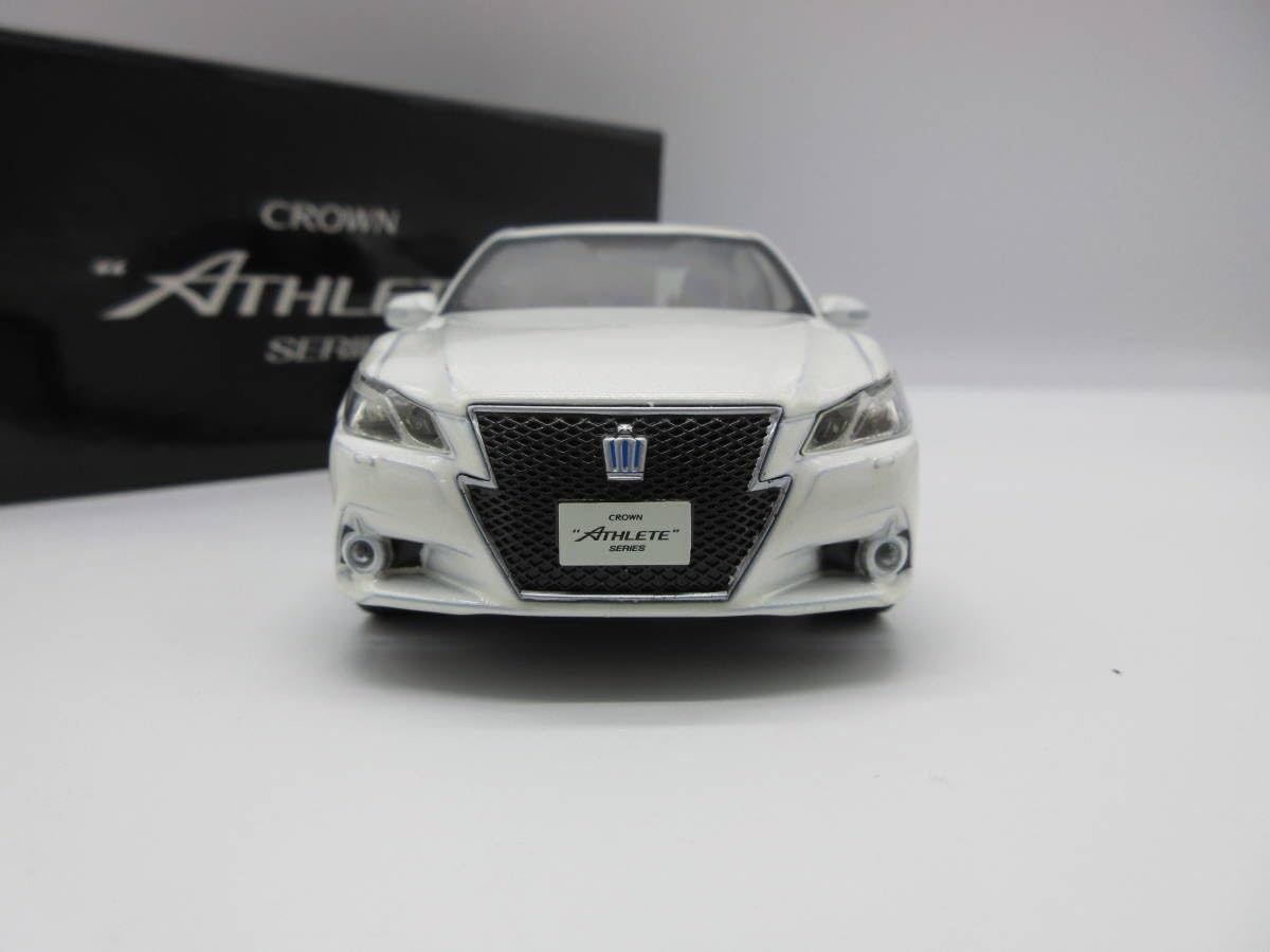 Amazon.co.jp: 1/30 トヨタ クラウンアスリート CROWN 210系 前期