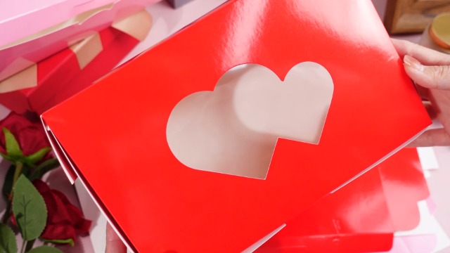 Amazon.com: Tenceur 120 Pcs Valentine's Day Bakery Treat Boxes 9