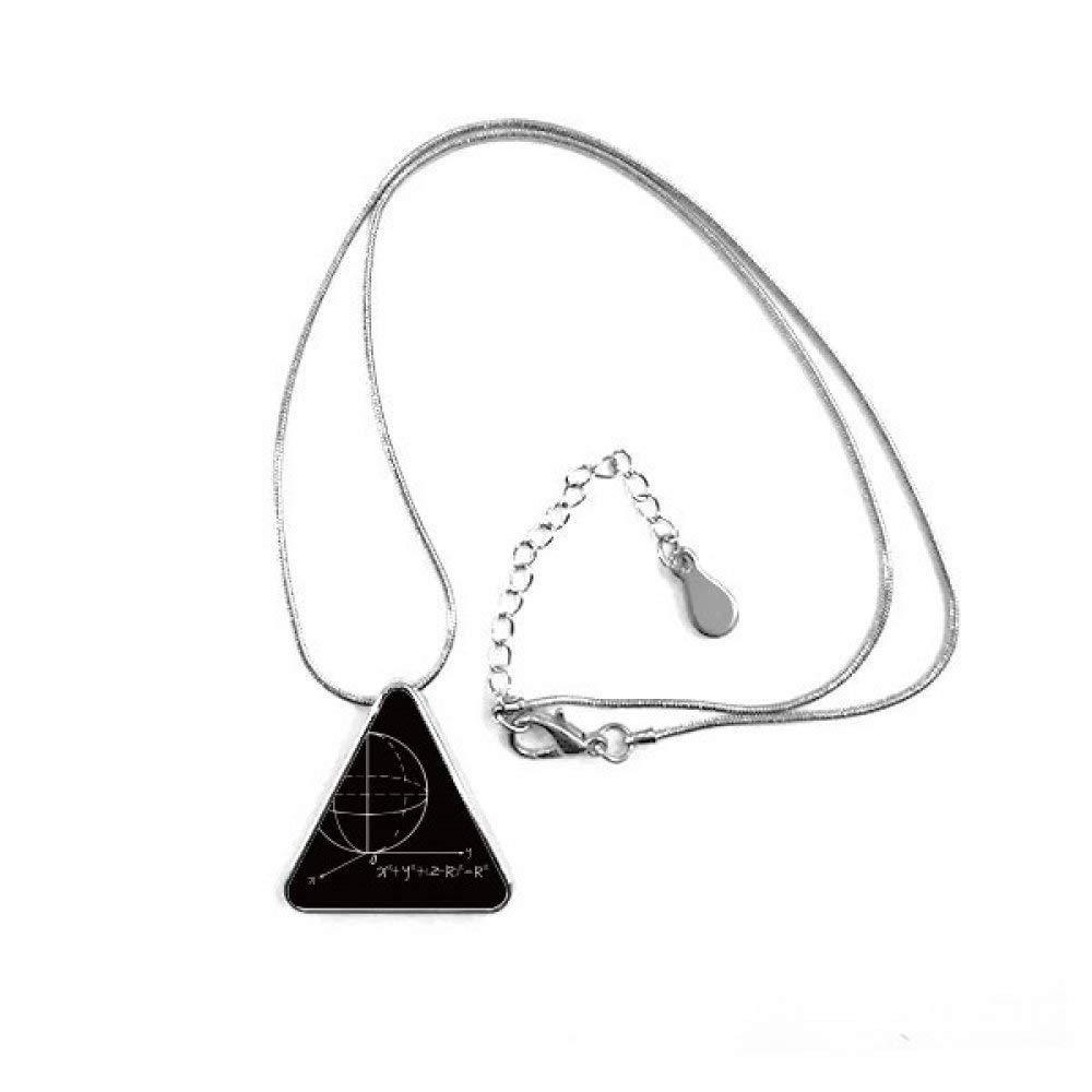 Équation de forme de triangle collier à porter en cours de mathématiques - 3
