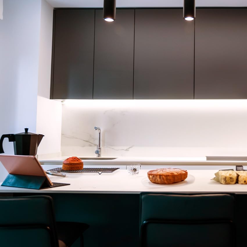 Tubo LED de cristal 1,2m, 18W, alta luminosidad, bajo consumo, ideal para iluminación en oficinas, comercios y espacios domésticos.