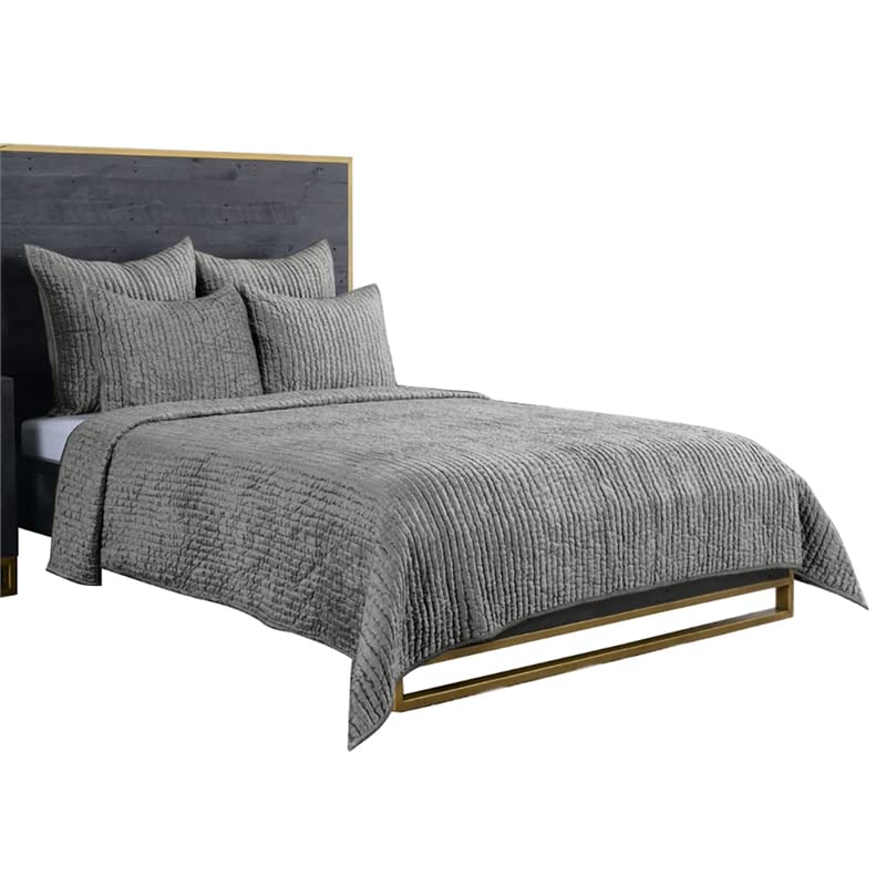 Kosas Home Dimitry 108" Velvet and Solid Cotton Sateen King Quilt in Sage Green